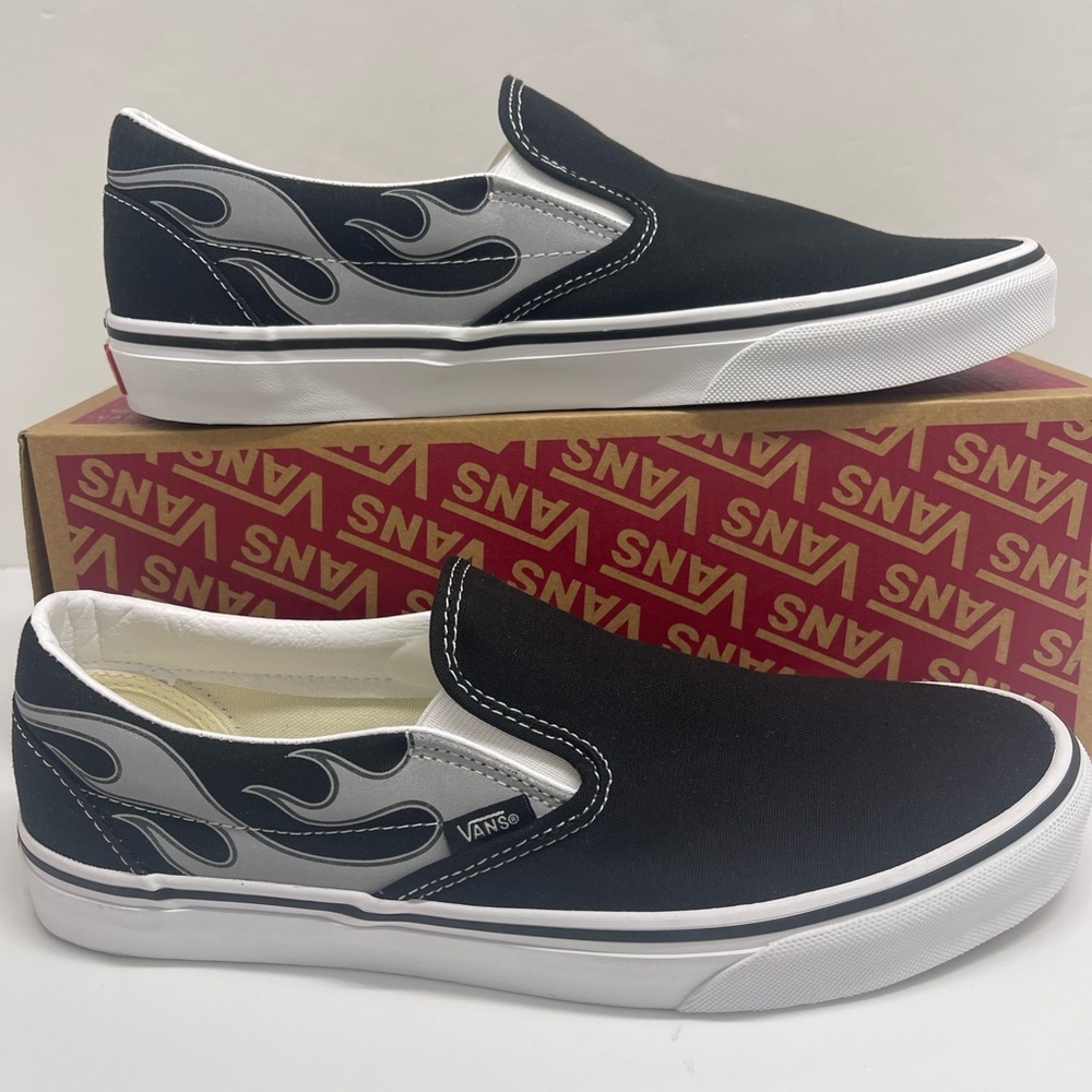 Vans Men’s Classic Slip-On
Reflective Flame Black
VN0A7Q5DBM8